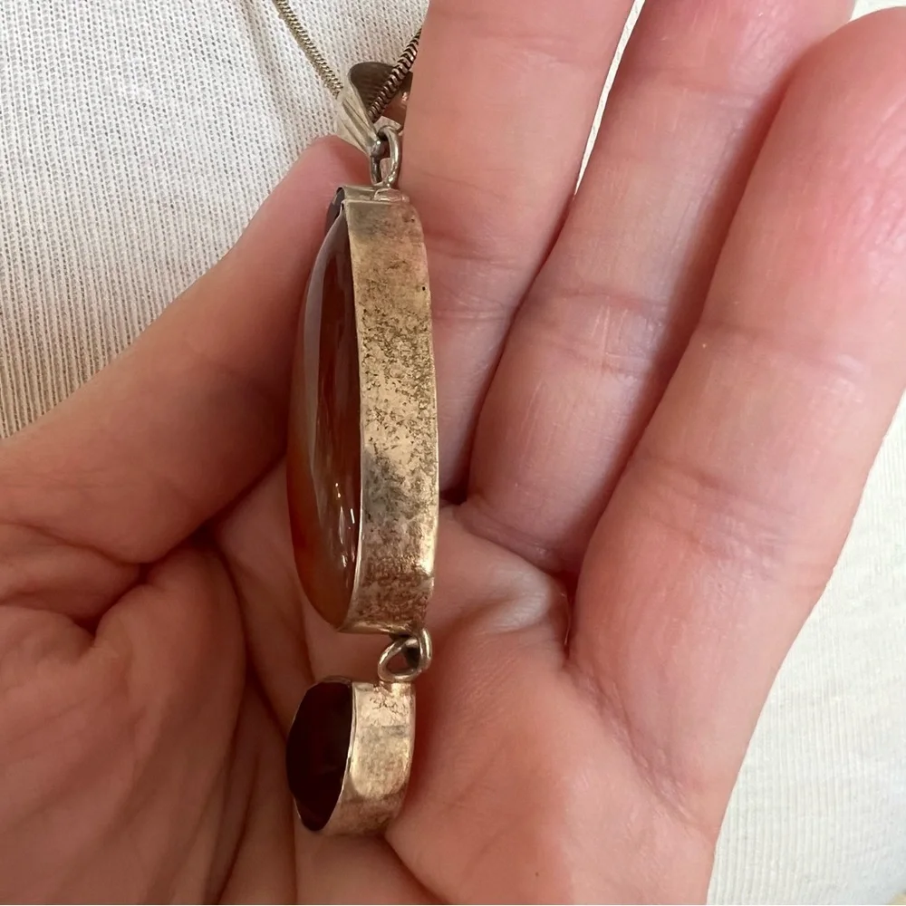 Silver plated/silver red stone pendant on a sterling silver chain - Picture 16 of 16